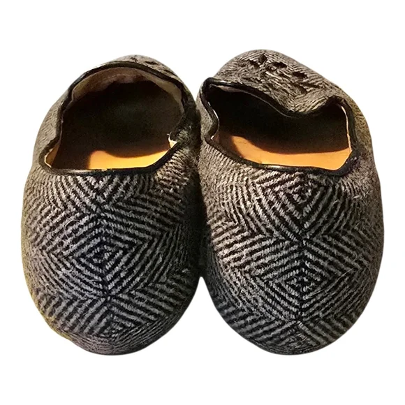 Clarks Black Patterned Embroidered Slip-On Flats - Picture 3 of 5